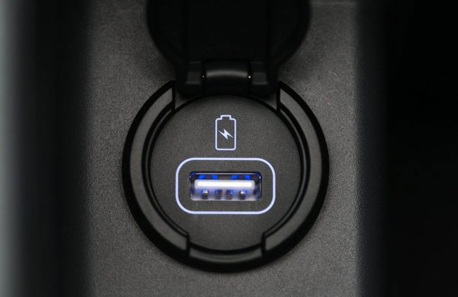 Đ&acirc;u l&agrave; nơi nguy hiểm nhất để sạc điện thoại? Đ&aacute;p &aacute;n khiến nhiều người bất ngờ - Ảnh 4.