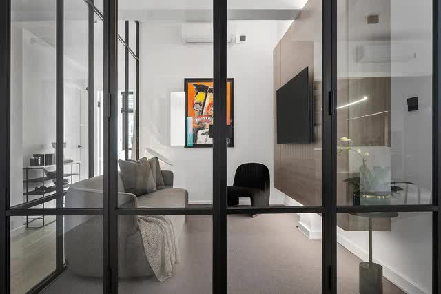 Cải tạo căn hộ 214m2 từ 63 năm trước: Sự tối tăm v&agrave; tồi t&agrave;n ho&agrave;n to&agrave;n biến mất, gia chủ nhận nh&agrave; m&agrave; ngỡ ng&agrave;ng - Ảnh 5.