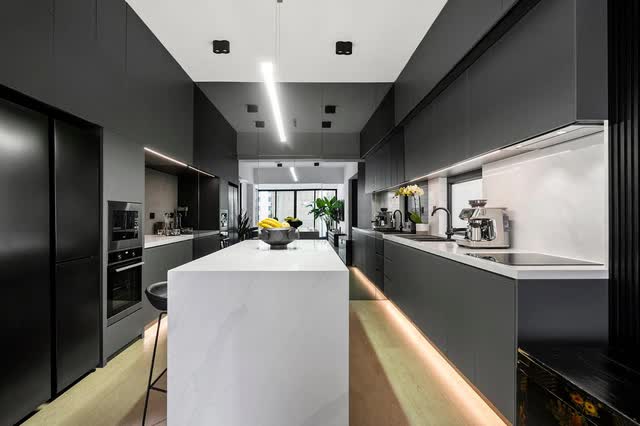 Cải tạo căn hộ 214m2 từ 63 năm trước: Sự tối tăm v&agrave; tồi t&agrave;n ho&agrave;n to&agrave;n biến mất, gia chủ nhận nh&agrave; m&agrave; ngỡ ng&agrave;ng - Ảnh 4.