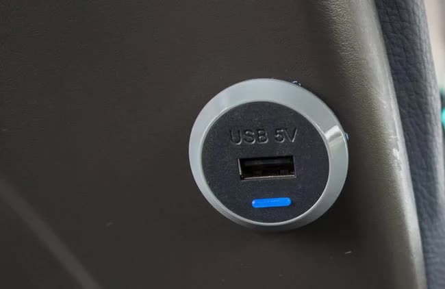 Đ&acirc;u l&agrave; nơi nguy hiểm nhất để sạc điện thoại? Đ&aacute;p &aacute;n khiến nhiều người bất ngờ - Ảnh 2.