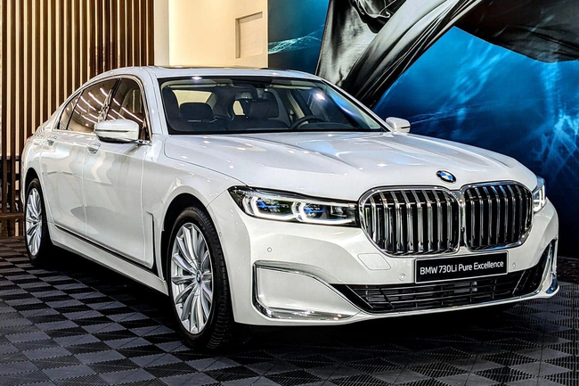 Không chờ chính sách, hàng loạt ô tô tự giảm trước bạ tại Việt Nam: BMW, Mercedes bớt cả trăm triệu, vua doanh số cũng nhập cuộc chơi - Ảnh 8.