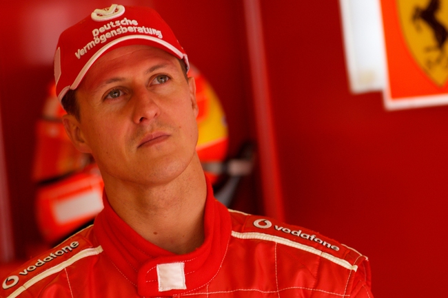 Huyền thoại F1 Michael Schumacher đ&oacute;ng vai tr&ograve; bất ngờ trong chuyện t&igrave;nh của minh tinh Dương Tử Quỳnh - Ảnh 3.
