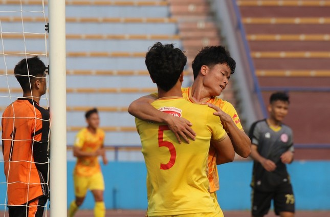 HLV Troussier ra mắt, U23 Việt Nam thắng trận giao hữu đặc biệt - Ảnh 2.