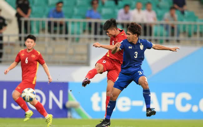 Điểm huyệt h&agrave;ng c&ocirc;ng U23 Việt Nam, HLV Troussier sẽ giải b&agrave;i to&aacute;n kh&oacute; bằng vũ kh&iacute; sở trường? - Ảnh 4.