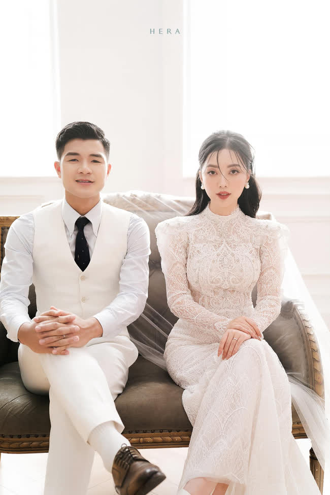 Gái xinh Bắc Giang lấy cầu thủ quê Phú Thọ nhà to nhất xã, ngày cưới diện 3 chiếc váy giá 1 tỷ đồng, được chồng yêu chiều - Ảnh 5.