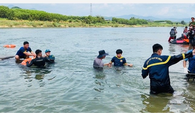 Quảng Ng&atilde;i: T&igrave;m thấy &ocirc; t&ocirc; v&agrave; thi thể người đ&agrave;n &ocirc;ng mất t&iacute;ch b&iacute; ẩn hơn 3 th&aacute;ng - Ảnh 3.