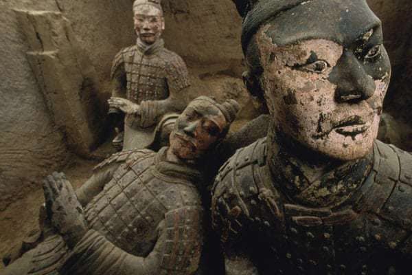 New discovery of the terracotta army in the tomb of Tan Thuy Hoang: 