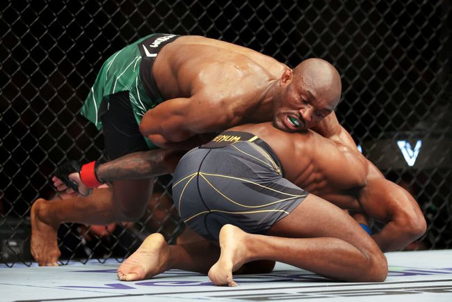 Leon Edwards lần thứ 2 đánh bại Kamaru Usman, bảo vệ thành công đai UFC - Ảnh 2.