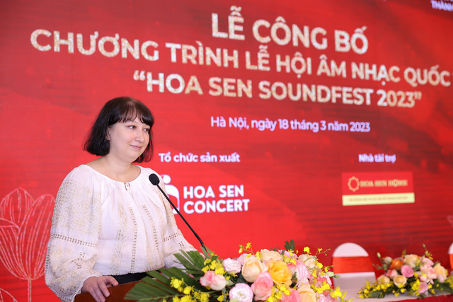 Mỹ Linh, T&ugrave;ng Dương h&ograve;a giọng c&ugrave;ng d&agrave;n nhạc ch&acirc;u &Acirc;u tại Lễ hội &acirc;m nhạc quốc tế Hoa Sen SoundFest 2023 - Ảnh 3.