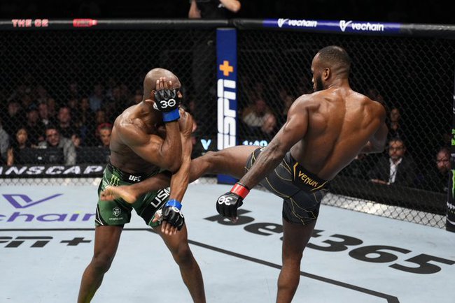 Leon Edwards lần thứ 2 đánh bại Kamaru Usman, bảo vệ thành công đai UFC - Ảnh 1.