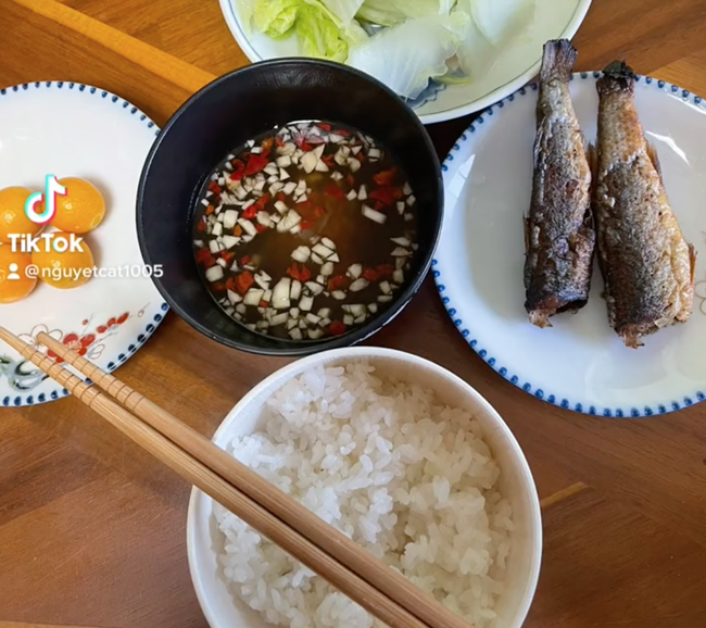 Cô gái Việt sống ở Nhật khoe cảnh hái rau, bắt cá miễn phí ăn nhưng lại khiến dân mạng tranh cãi về vấn đề an toàn sức khoẻ - Ảnh 3.