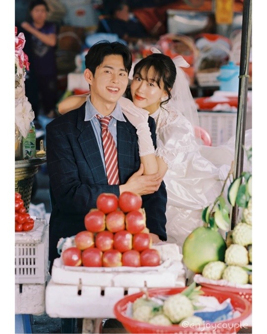 Phát sốt bộ ảnh cưới của đôi diễn viên Hàn được chụp ở Việt Nam - Ảnh 3.