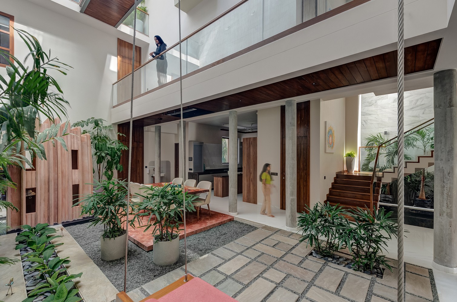 Chiêm ngưỡng vẻ đẹp ngôi nhà có mặt tiền hình học độc đáo - Ảnh 8. Chiêm ngưỡng vẻ đẹp ngôi nhà có mặt tiền hình học độc đáo - Ảnh 8.