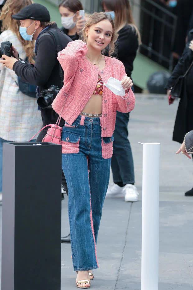 Học ái nữ nhà Johnny Depp cách diện quần jeans sành điệu, phối kiểu nào cũng đẹp mê - Ảnh 13.