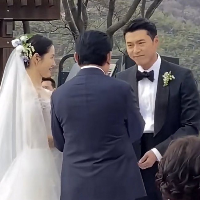 Loạt khoảnh khắc đắt giá trong hôn lễ của Hyun Bin - Son Ye Jin được đào mộ, netizen liền nói thế này sao mà ly hôn được - Ảnh 7.