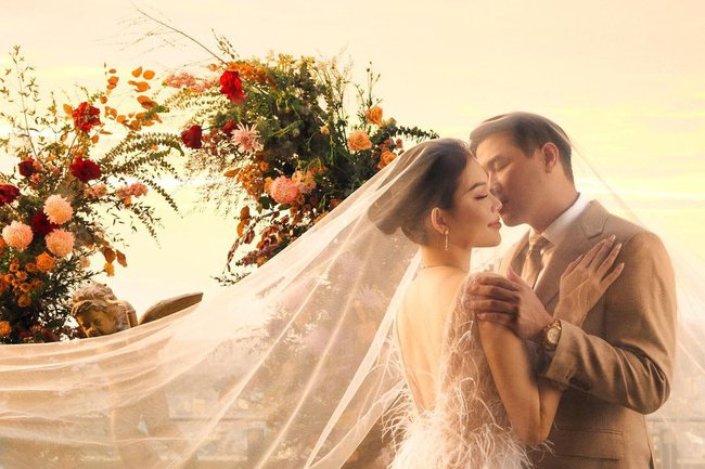 Phillip Nguyễn là mẫu chồng bên ngoài nhiều tiền bên trong ngọt ngào: 4 năm yêu toàn dành cho Linh Rin lời ngôn tình! - Ảnh 1.