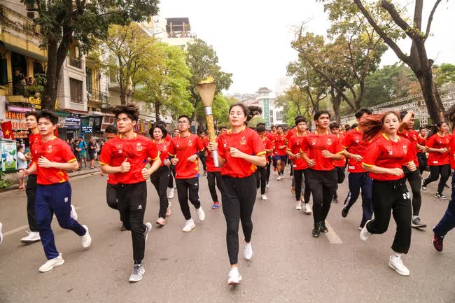 Chuyện xưa nay hiếm có, chủ nhà Campuchia cho học sinh nghỉ học gần một tháng vì SEA Games 32 - Ảnh 2.