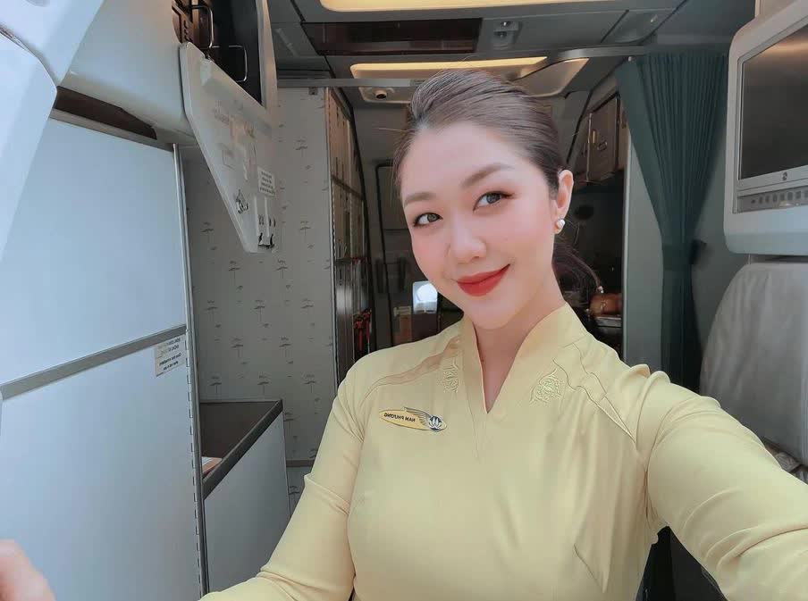 Nhan Sắc Tiếp Viên Trưởng Của Vietnam Airlines Có Gia Thế Hoàng Tộc, Chỉ  Mất 8 Năm Để Đổi Màu Đồng Phục