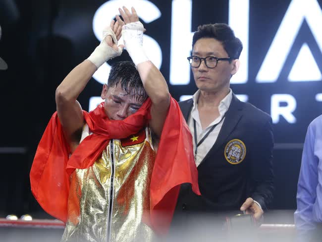 “Nam Vương” Trương Đình Hoàng thi đấu xuất sắc, bảo vệ thành công đai WBA châu Á - Ảnh 10.