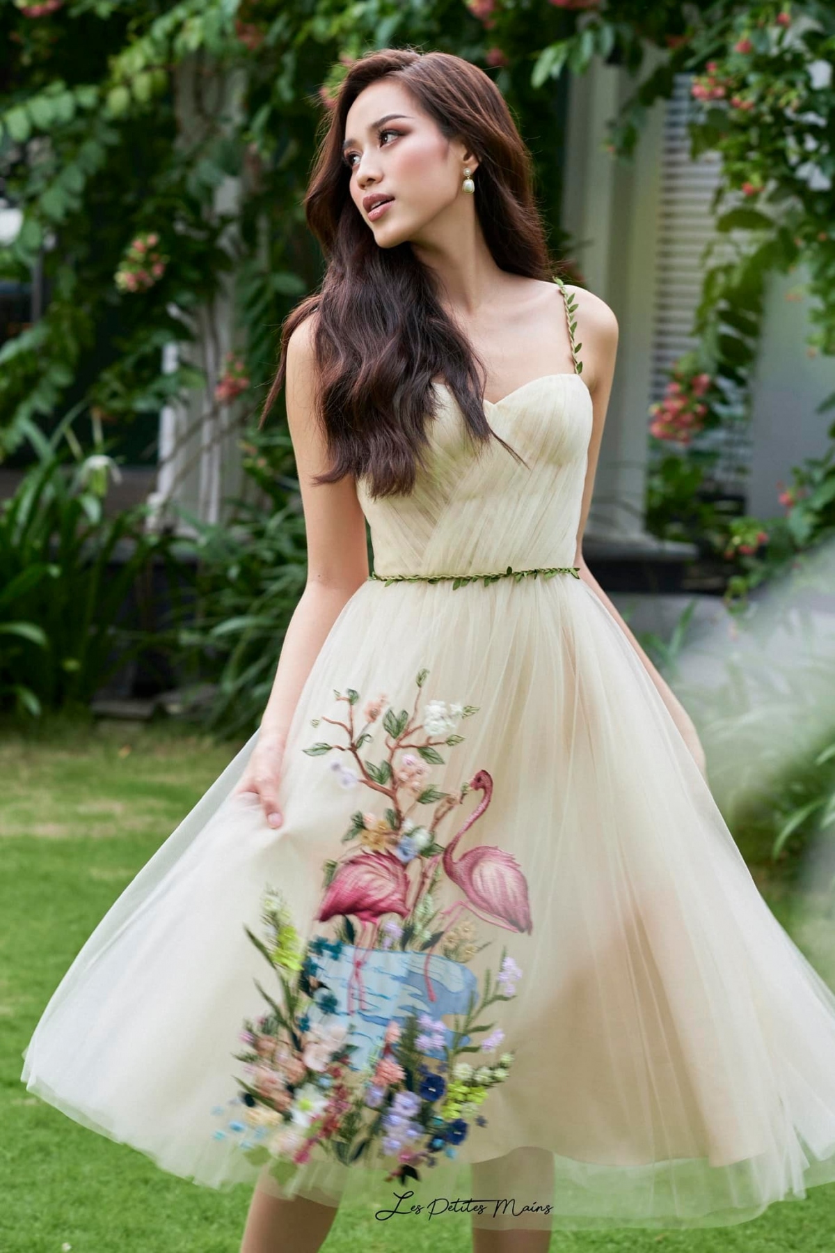 Hoa hậu Đỗ Thị Hà ngọt ngào, quyến rũ với sắc trắng tinh khôi - Ảnh 5.