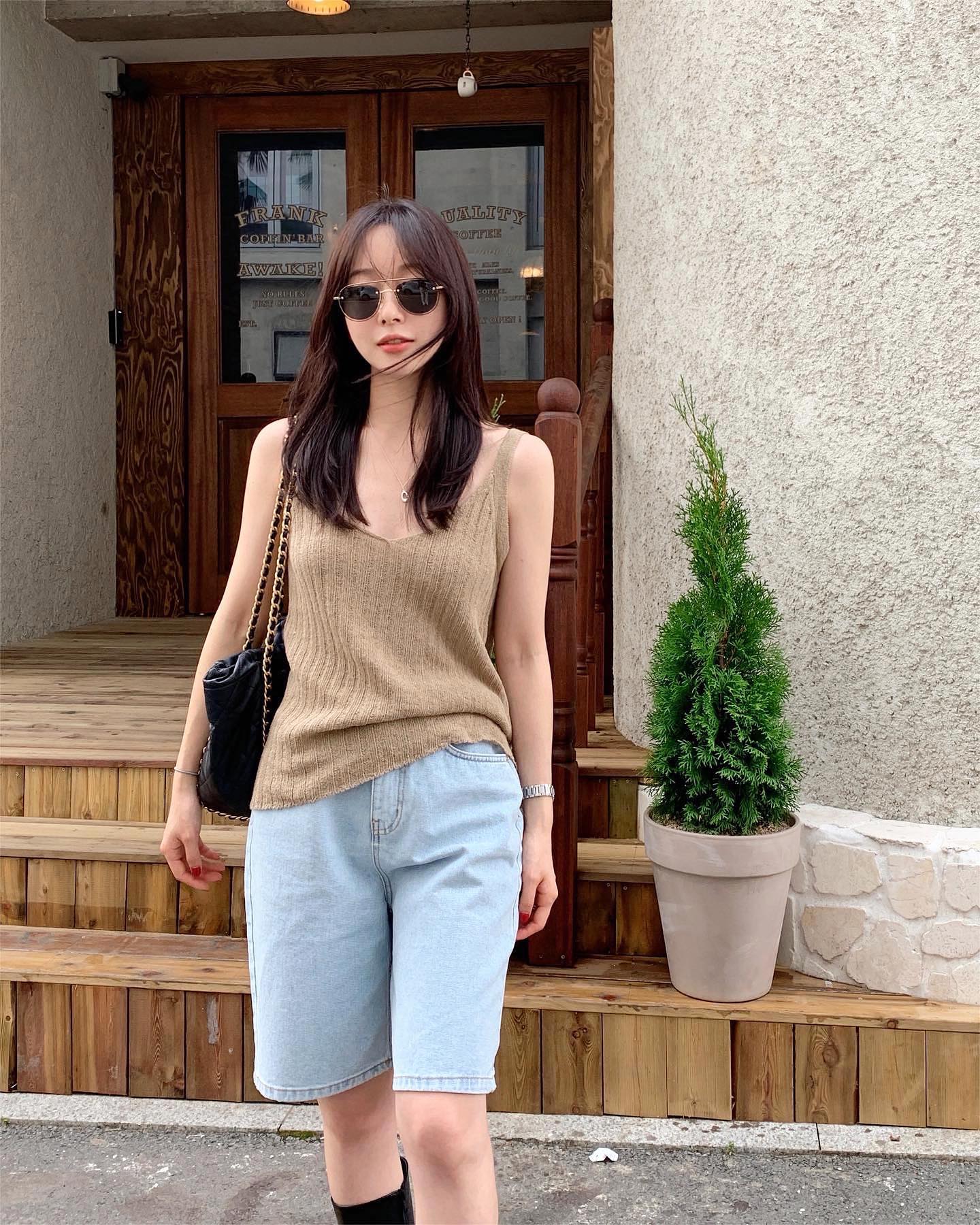 4 kiểu quần short vừa chuẩn mốt vừa tôn chân thon thả - Ảnh 5. 4 kiểu quần short vừa chuẩn mốt vừa tôn chân thon thả - Ảnh 5.