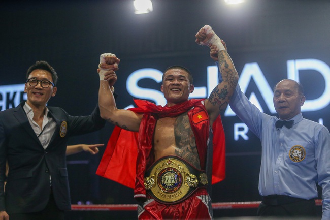 “Nam Vương” Trương Đình Hoàng thi đấu xuất sắc, bảo vệ thành công đai WBA châu Á - Ảnh 3.