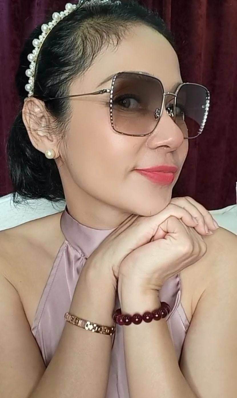 Đằng sau hình ảnh Việt Trinh bán kính, diễn viên Hùng Thuận làm cò đất, Thương Tín làm shipper - Ảnh 3. Đằng sau hình ảnh Việt Trinh bán kính, diễn viên Hùng Thuận làm cò đất, Thương Tín làm shipper - Ảnh 3.