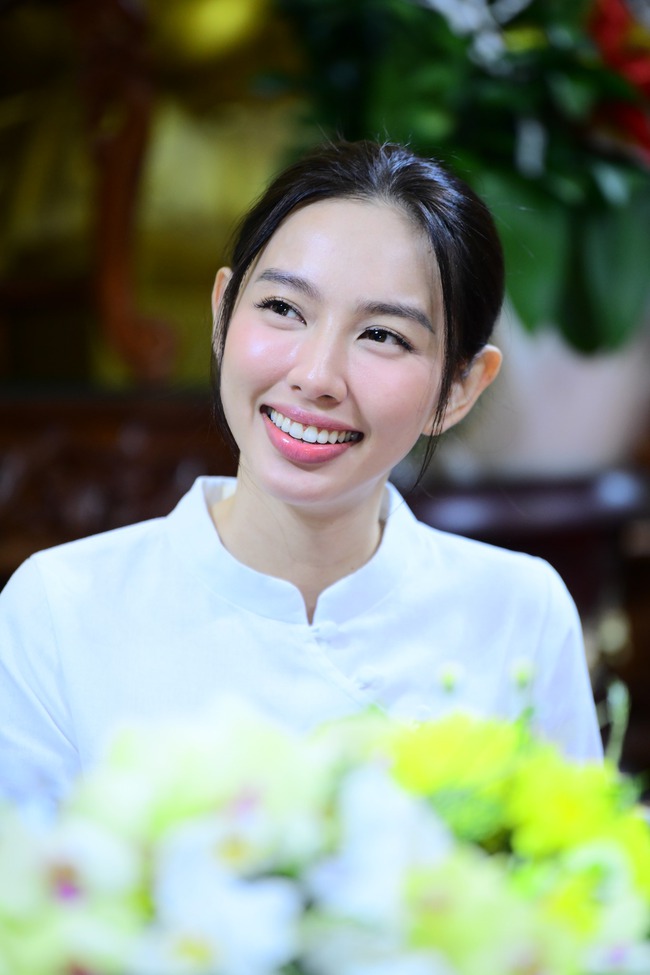 Thùy Tiên có hành động cực tinh tế, ẵm trọn điểm 10 vì cách ứng xử khi tham dự sự kiện - Ảnh 5.