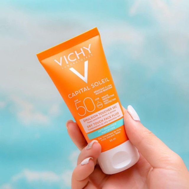 5 kem chống nắng dành cho da mụn: Mỏng nhẹ, lành tính, chỉ số SPF 50+ phù hợp dùng trong ngày hè - Ảnh 5.