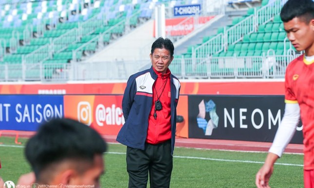 Bất ngờ với ý đồ cực dị của HLV U20 Việt Nam khi cho tiền vệ đá tiền đạo - Ảnh 1.