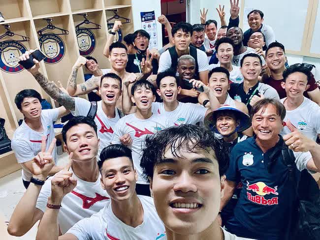 Cười té ghế với loạt ảnh hồi nhỏ của dàn cầu thủ HAGL được Xuân Trường đào lại - Ảnh 9.