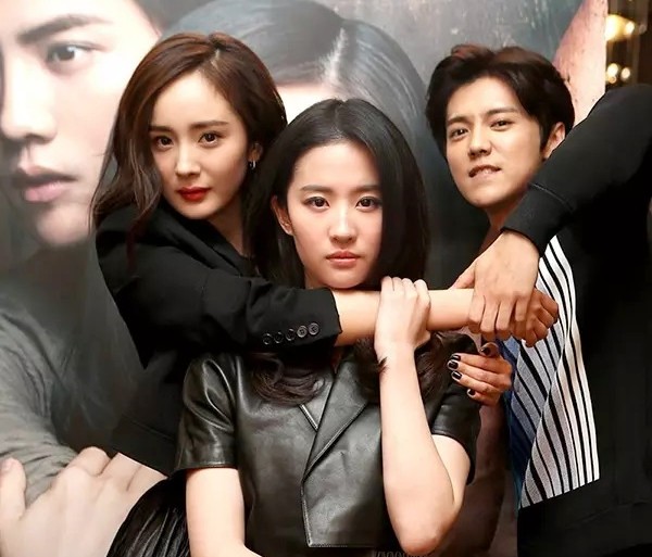 Thị phi bủa vây Lưu Diệc Phi chỉ sau một đêm - Ảnh 3. Thị phi bủa vây Lưu Diệc Phi chỉ sau một đêm - Ảnh 3.