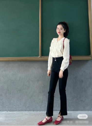 Cô giáo 9X gây sốt Weibo với style đi dạy: Cả tuần không trùng bộ nào, mặc đơn giản vẫn đẹp ngất ngây - Ảnh 2.