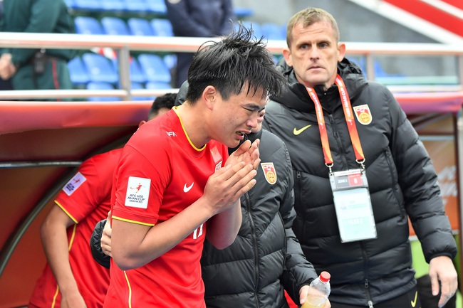 U20 Trung Quốc bị cắt sóng tại quê nhà, báo Trung Quốc buồn bã: Giờ chỉ mong họ được như U20 Việt Nam - Ảnh 1.