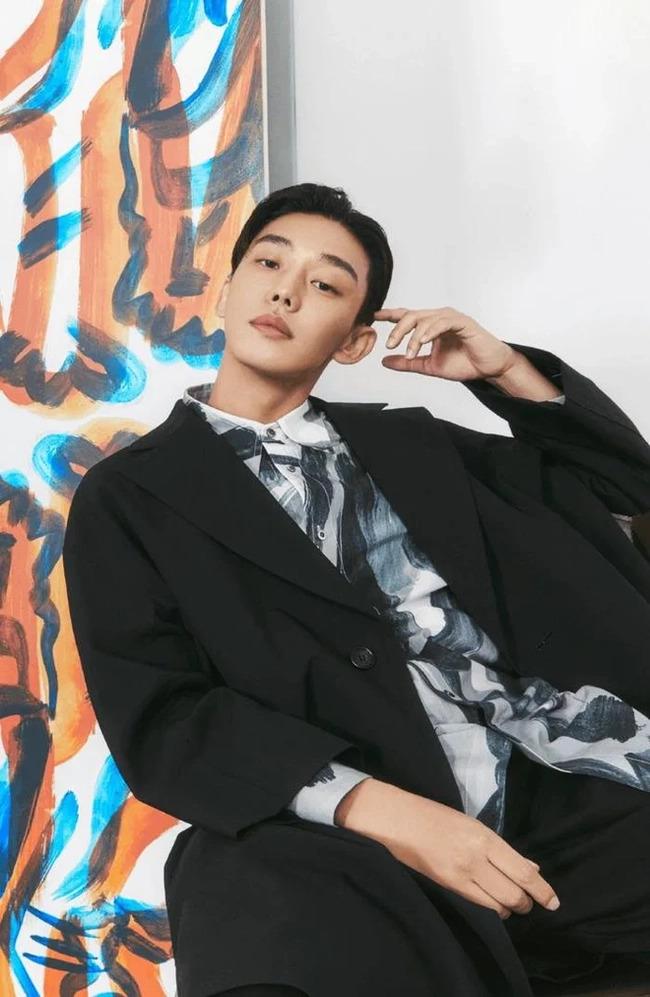 “Ảnh đế” Yoo Ah In bị bắt và khám xét nhà để tìm bằng chứng tàng trữ ma túy chỉ vì… chiếc điện thoại di động - Ảnh 3.