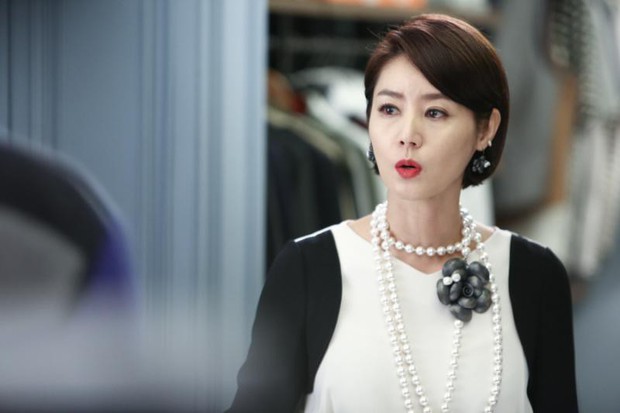 Nhận không ra nhan sắc của mẹ Lee Min Ho ở phim mới: Khác lạ hoàn toàn khi sánh vai cùng Song Joong Ki - Ảnh 3.