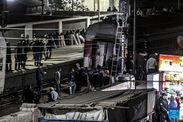Ai Cập: Tàu hỏa trật bánh, 2 người thiệt mạng, nhiều người bị thương - Ảnh 1.