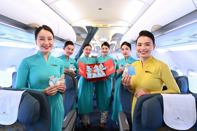 Nữ cơ phó xúc động vì chồng bất ngờ xuất hiện trên chuyến bay đặc biệt ngày 8/3 - Ảnh 7.