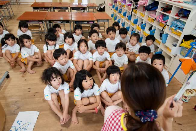 Tỷ lệ sinh giảm mạnh ở Nhật Bản là hồi chuông báo tử cho các trường học nông thôn truyền thống - Ảnh 2.