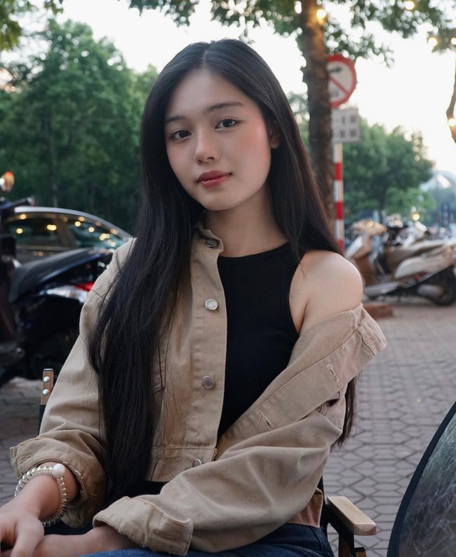 Nhan sắc đời thường xinh ơi là xinh của Hoa khôi trường Báo vừa đăng quang, ngắm mãi chẳng chán - Ảnh 3. Nhan sắc đời thường xinh ơi là xinh của Hoa khôi trường Báo vừa đăng quang, ngắm mãi chẳng chán - Ảnh 3.