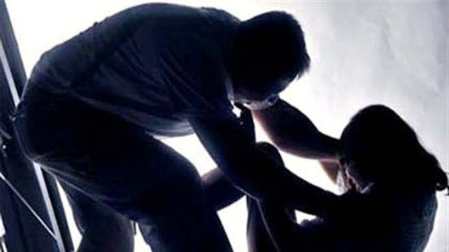 Kh&aacute;ch l&agrave;ng chơi s&aacute;t hại g&aacute;i b&aacute;n d&acirc;m v&igrave; m&acirc;u thuẫn tiền vui vẻ - Ảnh 1.
