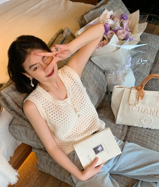 Gọi Joy (Red Velvet) là “nữ thần mùa hè”, vì tủ đồ của nàng bộ nào cũng đẹp điên - Ảnh 25.