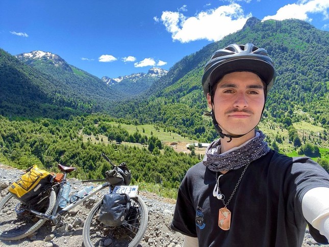 Ch&agrave;ng trai 19 tuổi đạp xe qua 14 nước trong hơn 500 ng&agrave;y - Ảnh 5.