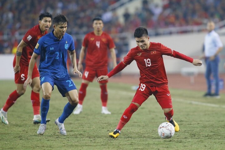 Quang Hai は Pau FC から逃げなければなりません。タイに行くことは合理的な後退です - 写真 2.