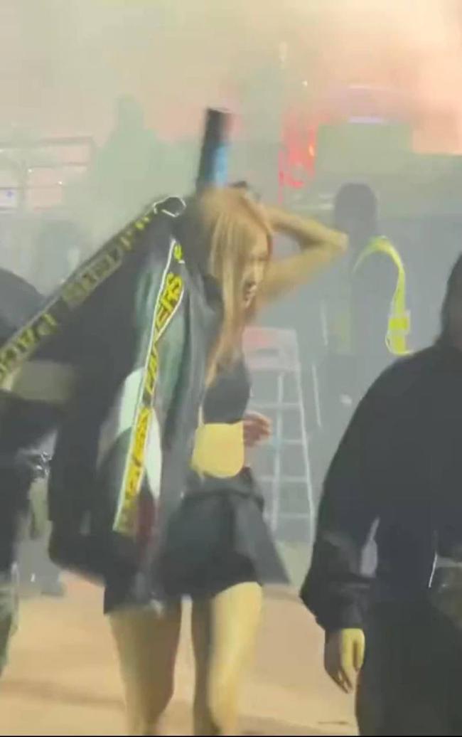 H&eacute; lộ s&acirc;n khấu Coachella trước giờ G: BLACKPINK xuất hiện ho&agrave;nh tr&aacute;ng bằng trực thăng? - Ảnh 10.