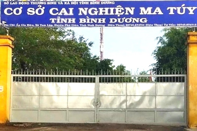 9 học viên bỏ trốn khỏi cơ sở cai nghiện ở Bình Dương - Ảnh 1.