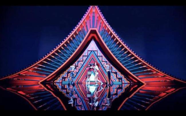 H&eacute; lộ s&acirc;n khấu Coachella trước giờ G: BLACKPINK xuất hiện ho&agrave;nh tr&aacute;ng bằng trực thăng? - Ảnh 4.