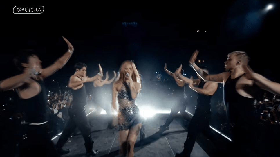 Toàn cảnh BLACKPINK tại Coachella: Live nuốt mic 18 bài hát, loạt sự cố không mong muốn, lập kỷ lục người xem và hơn thế nữa! - Ảnh 15.