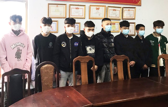 Ngăn chặn vụ đ&aacute;nh ghen bằng đao kiếm của 9 thanh thiếu ni&ecirc;n - Ảnh 2.