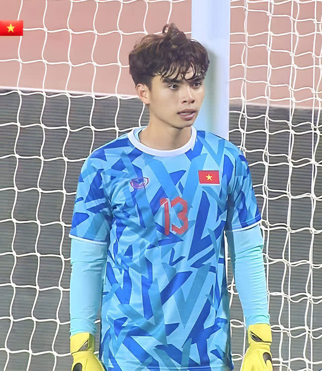 Profile dàn thủ môn điển trai của ĐT U22 Việt Nam dự SEA Games 32 - Ảnh 2.